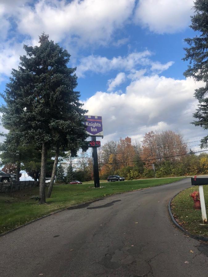 Knights Inn Farmington Hills Exterior foto